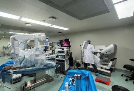 从“碎片化辅助”到“全流程自主”，，，全球首例“大模型自主手术”动物实验完成