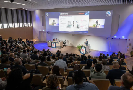 《证券时报》首席记者专访何超博士：微创®机器人重塑全球手术机器人市场格局